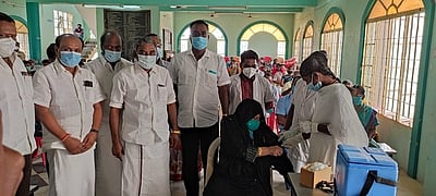 கரோனா தடுப்பூசி முகாம்