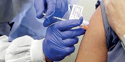 தடுப்பூசி போடவில்லையெனில் சம்பளம் இல்லை: அரசு ஊழியர்களுக்கு உ.பி. அதிரடி