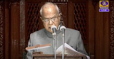 அரசுப் பணியில் தமிழர்களுக்கு முன்னுரிமை: ஆளுநர்