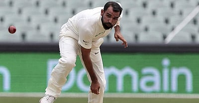 இந்திய அணி அபார பந்துவீச்சு: டெய்லரை வெளியேற்றினார் ஷமி