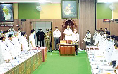 15 முன்னாள் எம்எல்ஏ-க்கள், முக்கியப் பிரமுகா்கள்
மறைவுக்கு சட்டப்பேரவையில் இரங்கல்