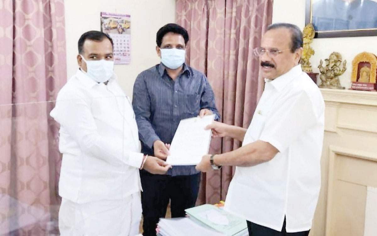 ​மதுரையில் மருந்துசார் கல்வி, ஆராய்ச்சி நிறுவனத்தை விரைவில் அமைக்க வேண்டும்