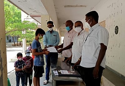 அரூரில் மாணவா் சோ்க்கை தொடக்கம்