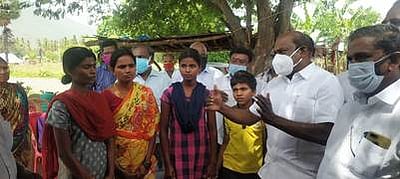 காவலா் தாக்கியதில் உயிரிழந்த வியாபாரியின் குடும்பத்துக்கு வணிகா் சங்கங்களின் பேரமைப்பு ஆறுதல்