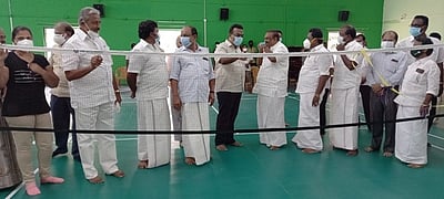 இறகுபந்து உள்விளையாட்டரங்கம் திறப்பு