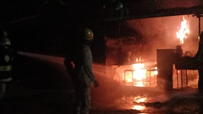 நெல்லை அருகே டீக்கடையில் தீ