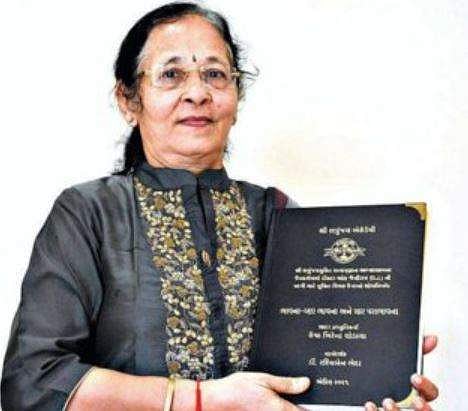 'கல்விக்கு வயது தடையில்லை' - 67 வயதில் டாக்டர் பட்டம் பெற்று கனவை நனவாக்கிய பெண்!