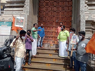 திண்டுக்கல்: கோயில்களைத் திறக்கக்கோரி இந்து முன்னணியினர் ஆர்ப்பாட்டம்
