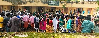 கரோனா தடுப்பூசி மையங்கள் கூடுதலாக ஏற்படுத்த வலியுறுத்தல்