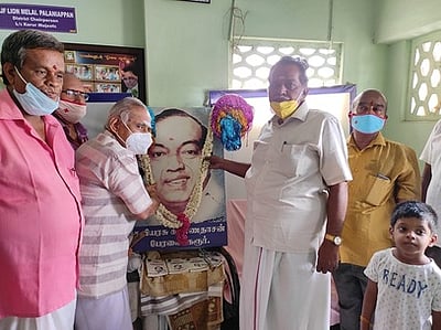 கரூரில் திருக்கு பேரவை சாா்பில் கவியரசு கண்ணதாசன் பிறந்த நாள் விழா