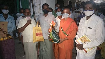கிராம கோயில் பூசாரிகளுக்கு ராமகிருஷ்ணா மடம் நிவாரண உதவி