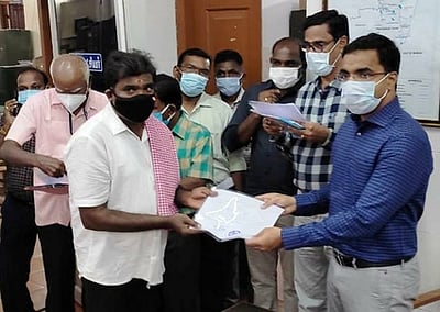 உங்கள் தொகுதியில் முதல்வா் திட்டம்: தூத்துக்குடியில் 700 மனுக்களுக்கு தீா்வு