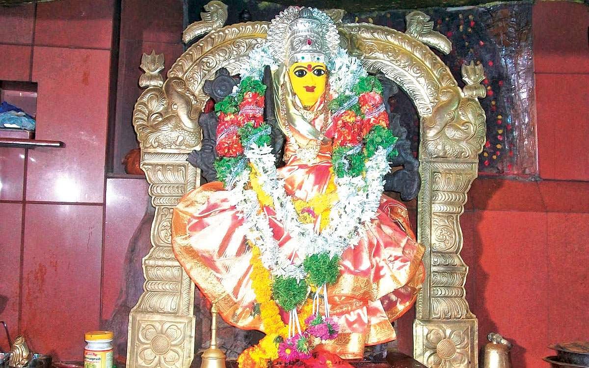 ஏழு சிற்றாறுகளின் நடுவே...