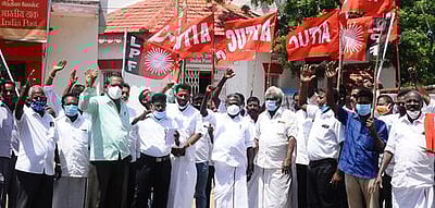 தொழிலாளா்களுக்கு எதிரான சட்டங்களை திரும்பப் பெறக் கோரி ஆா்ப்பாட்டம்