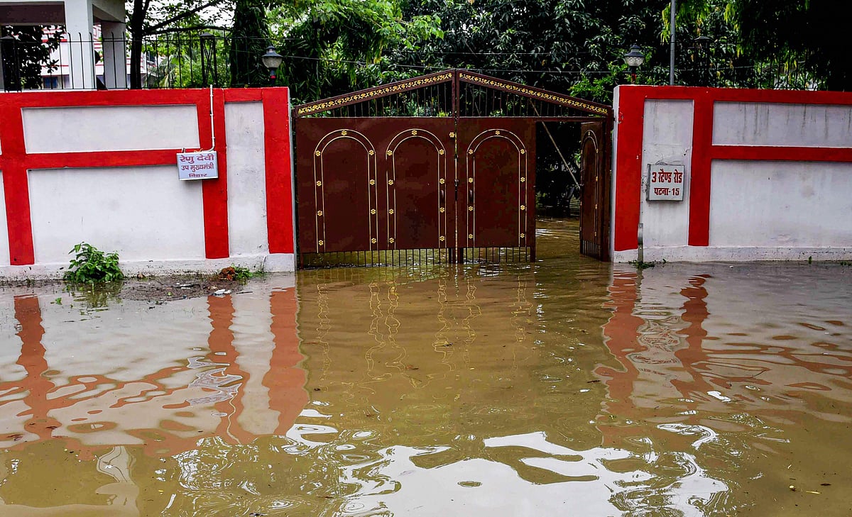 பாட்னாவில் கனமழை: சட்டப்பேரவை, மருத்துவமனைகளில் வெள்ளம்