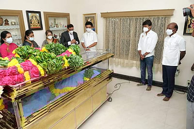 மருத்துவர் காமேஸ்வரன் மறைவு: ஸ்டாலின் இரங்கல்