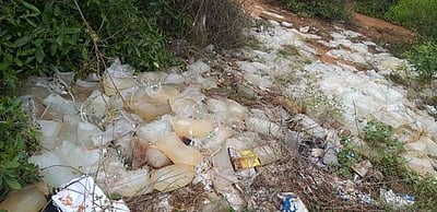 திறந்தவெளியில் கொட்டப்படும் மருத்துவக் கழிவுகளை அகற்ற வலியுறுத்தல்