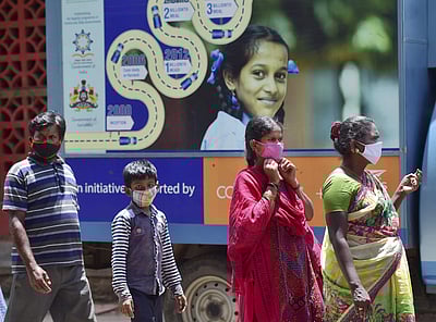 கரோனா: 7,661 போ் வீடு திரும்பினா்