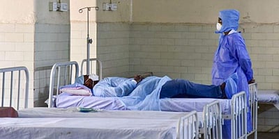 அரசு ஊழியா்களின் மருத்துவக் காப்பீட்டுத் திட்டத்தில் 12 ஆண்டுகளாகத் தொடரும் குளறுபடிகள்!