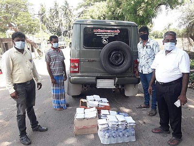 கூத்தாநல்லூர்: மனோலயம் அறக்கட்டளை சார்பில் உணவு வழங்கல்