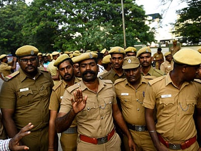 ஊர்க்காவல் படையினர் முன்களப் பணியாளர்களாக அறிவிக்கப்படுவார்களா?