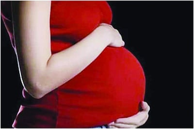 8 மாத கருவை கலைக்க தில்லி உயா்நீதிமன்றம் அனுமதி