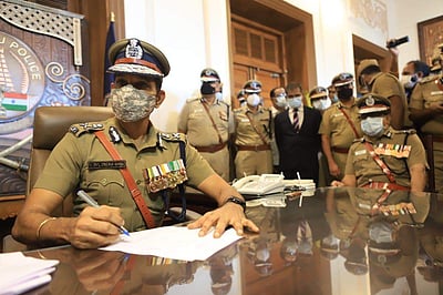 தமிழக காவல்துறையின் புதிய டிஜிபியாக சைலேந்திரபாபு பதவியேற்பு