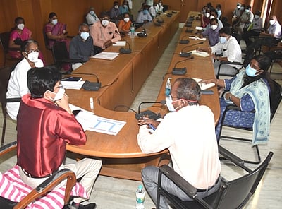 கரோனா இறப்பு விகிதத்தை பூஜ்ஜியமாக்க வேண்டும்: மக்கள் நல்வாழ்வுத் துறை முதன்மைச் செயலா்