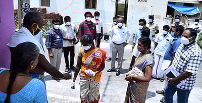 வீடுதோறும் காய்ச்சல் பரிசோதனை: ஆட்சியா் ஆய்வு