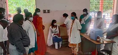 இலவுவிளை பள்ளியில் கரோனா தடுப்பூசி முகாம்: எம்எல்ஏ ஆய்வு