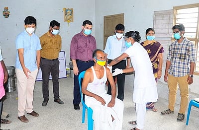 கரோனா: மேலும் 2 கிராமங்களில் விரைவில் 100% தடுப்பூசி