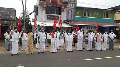 வேளாண் திருத்தச் சட்டம்: வேதாரண்யம் அருகே தமிழ்நாடு விவசய சங்கத்தினர் ஆர்ப்பாட்டம்