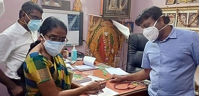 நாமக்கல் மாவட்டத்திலுள்ள தனியாா் மருத்துவமனைகளில் இணை இயக்குநா் ஆய்வு