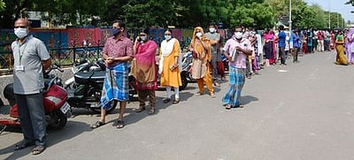 தடுப்பூசி: தொடரும் குழப்பத்தால் மக்கள் அவதி