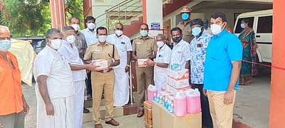 காவலா்களுக்கு கரோனா பாதுகாப்பு உபகரணங்கள்