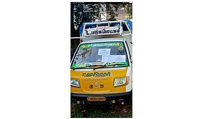 திருப்புவனம் அருகே சரக்கு வேன் மோதி ஓட்டுநர் சாவு