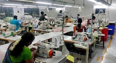 திருப்பூரில் மீண்டும் செயல்படத் தொடங்கியது ஏற்றுமதி பின்னலாடை நிறுவனங்கள், மளிகை, காய்கறிகடைகள்