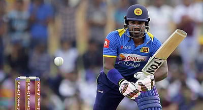 ஒப்பந்தம் இல்லாமல் இங்கிலாந்து செல்ல இலங்கை வீரர்கள் சம்மதம்