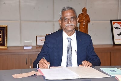 பெரியாா் பல்கலை. புதிய துணைவேந்தா் பொறுப்பேற்பு