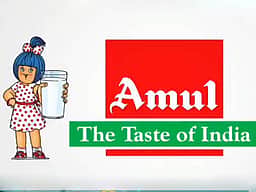 அமுல் வா்த்தக மதிப்பு ரூ. 1 லட்சம் கோடி!