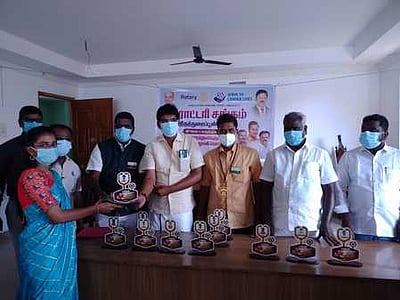 உலக மருத்துவா் தினம்