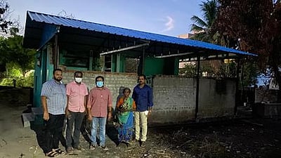 தீ விபத்தில் சேதமடைந்த வீட்டுக்கு தகர மேற்கூரை