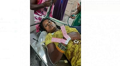 ஆம்புலன்ஸில் பிறந்த இரட்டை பெண் குழந்தைகள்