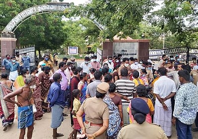 நாகையில் ஆட்டோ ஓட்டுநா் வெட்டிக்கொலை