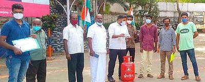 குலசேகரத்தில் காங்கிரஸ் கையெழுத்து இயக்கம்