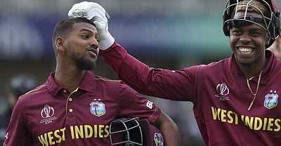 டி20: அற்புதமான பந்துவீச்சால் ஆஸ்திரேலியாவைத் தோற்கடித்த மே.இ. தீவுகள் அணி (ஹைலைட்ஸ் விடியோ)