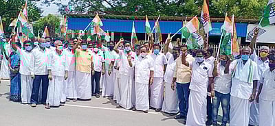 மானாமதுரையில் காங்கிரஸ் கட்சியினர் ஆர்ப்பாட்டம்