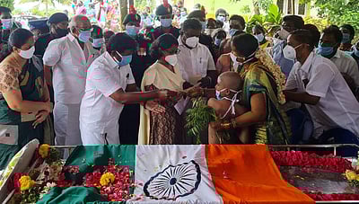 மாரடைப்பால் உயிரிழந்த ராணுவ வீரரின் உடலுக்கு அமைச்சர் சிவசங்கர் அஞ்சலி 