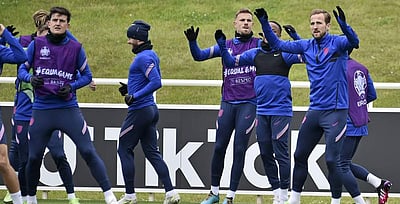 இனவெறி விமா்சனங்கள்: இங்கிலாந்து கேப்டன் ஹேரி கேன் கண்டனம்