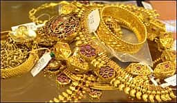 803.99 கிராம் முத்திரையிடப்படாத தங்க நகைகள் பறிமுதல்